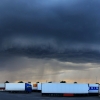 Shelf cloud na večerní doznívající bouřce u Radonic - 21.8.2016