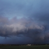 Silná přeháňka s výrazným shelf cloudem nedaleko Úval - 19.2.2020